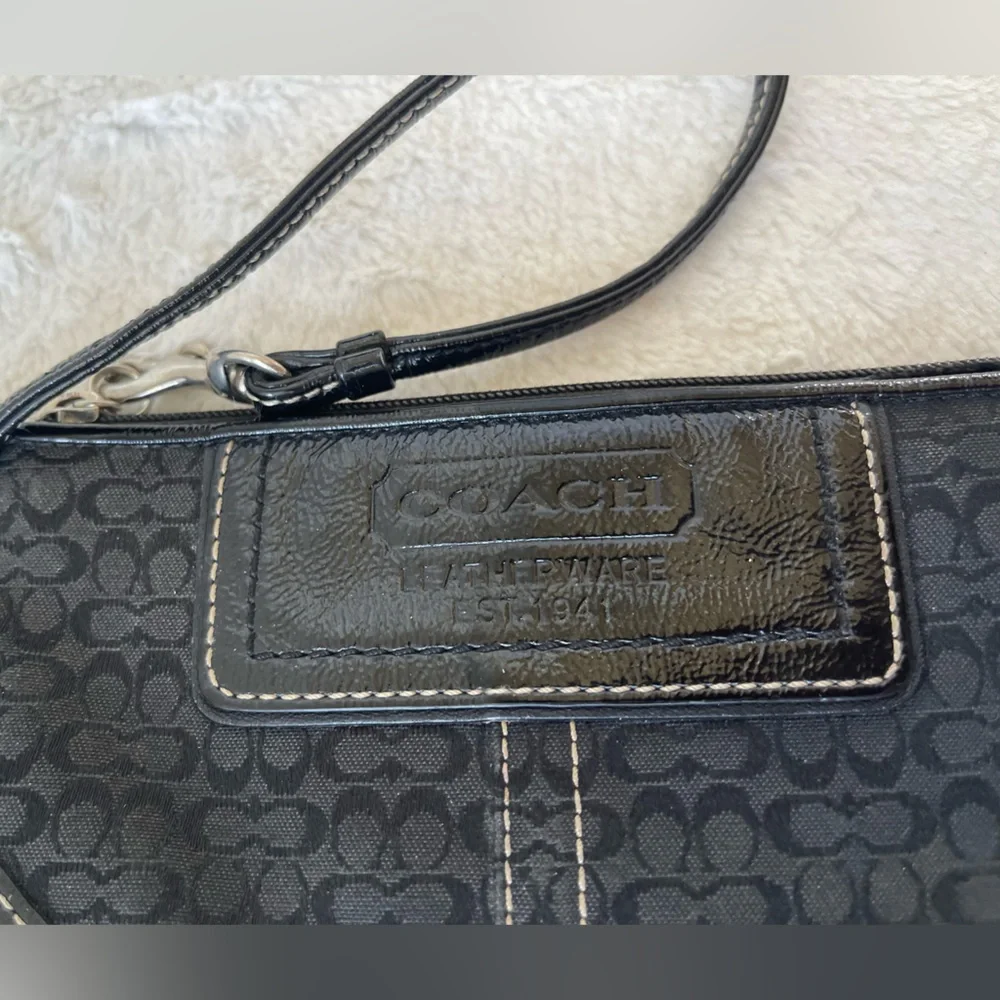 Coach vintage wristlet EUC